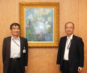 三井住友信託銀行　取締役常務執行役員の高倉　透さん（右）と、一般財団法人環境情報センター理事長の大塚柳太郎（左）。