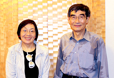 登山家の田部井淳子さん（左）と、一般財団法人環境イノベーション情報機構理事長の大塚柳太郎（右）。