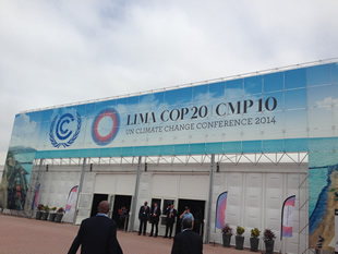 ペルー・リマで開催されたCOP20の会場正面玄関
