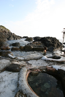 鹿児島県・屋久島の湯泊温泉「崎の湯」