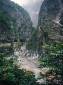 [写真11] タロコ国立公園内の渓谷
