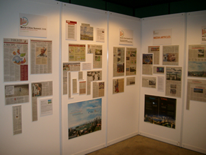 水フォーラム、都市サミット、東アジア都市サミットなどそれぞれの会合別に報道を展示しているパネル